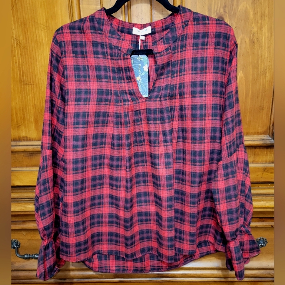 NWT, Red and black plaid top with ruffled cuffs, size large